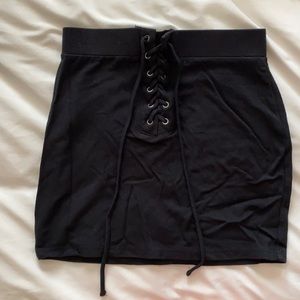 Black bodycon skirt